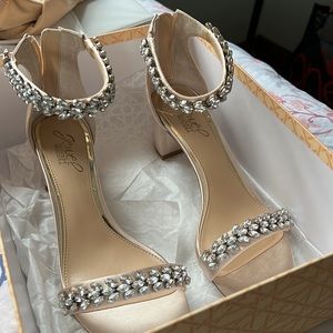 Bronwen Embellished Evening Shoes- Champagne size 8